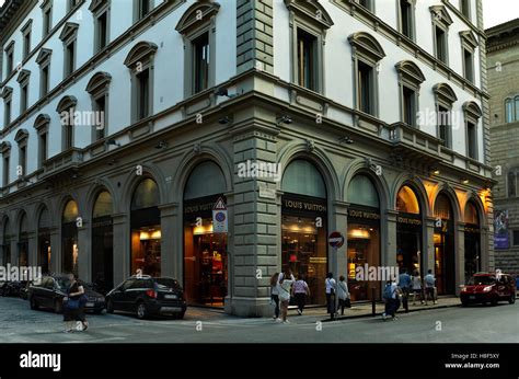 Louis Vuitton Firenze Store in Firenze, Italy 